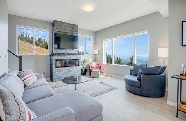 2 Side-by-Side Ski-In/Ski-Out Townhomes | Sleeps 19 w/Views