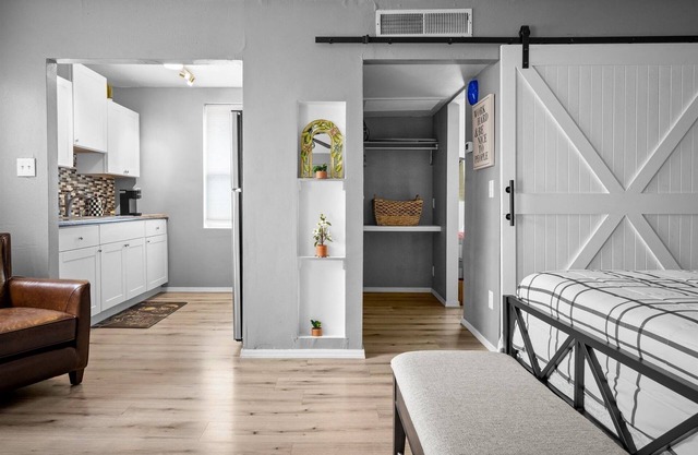 20 Chelsea Place 1 Bedroom Condo by RedAwning