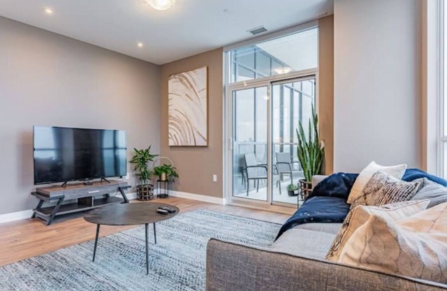 2000sqf Penthouse close to Toronto Pearson Airportn