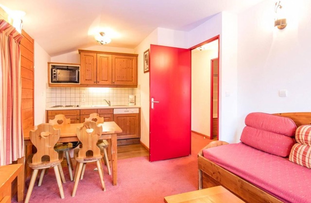 200m from resort center, fitness, swimming pool, sauna, tv, ski locker, 23m², Valfréjus