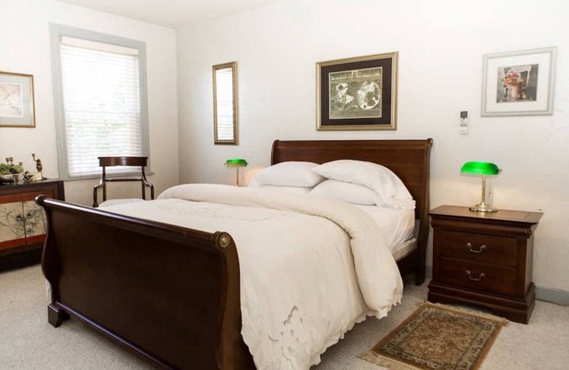 202 - Buchanan Room - James Buchanan Hotel