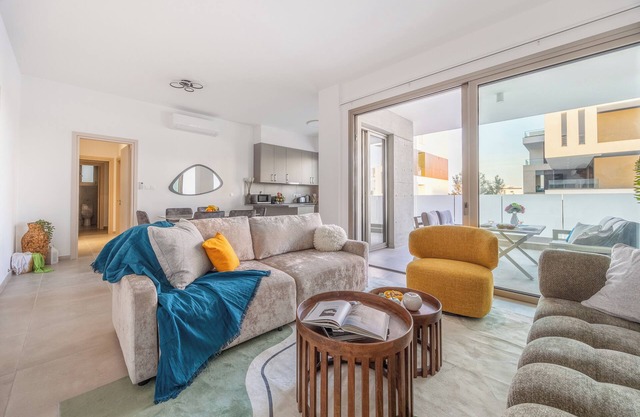 202 Mulberry Court- Elegant with Large Terrace