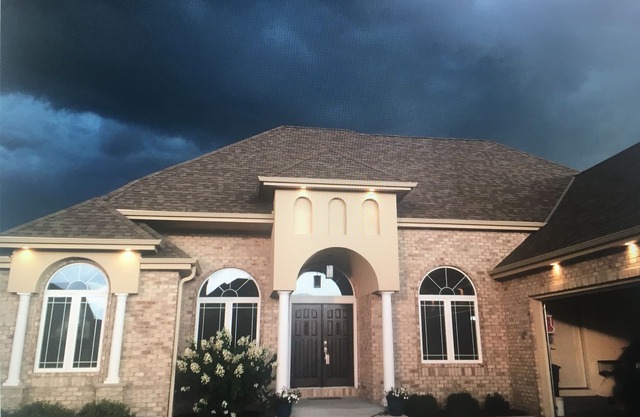 2024 RNC - Suburban Milwaukee Home With Modern Decor and Beautiful Lower Level