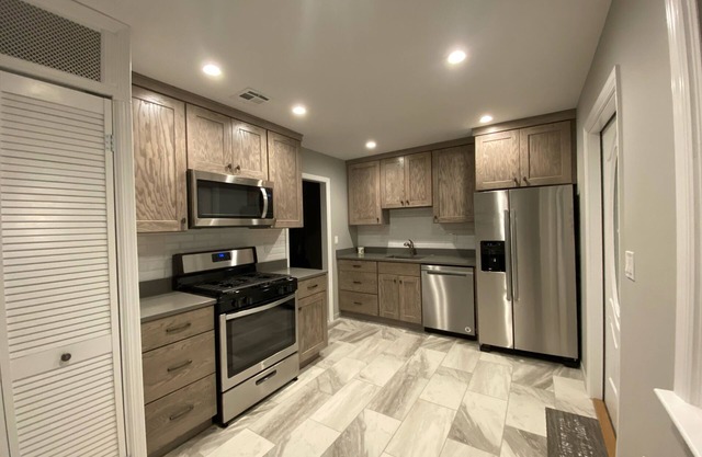 2025 NEW Lavallette, 3 Bedroom, Sleeps 8, C-AC, Wi-Fi, New Kitchen & Bath!