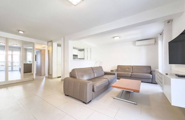 207 Le Maubourg