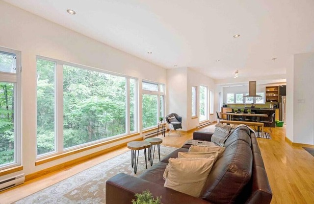 209 ChemDuRubisVal-des-Monts, QC J8N 1L5 · The Big Red Retreat: Lakefront, Val Des Monts