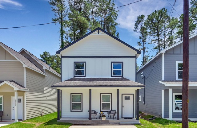 22 New Build free coffee wifi smart TV Close to lake