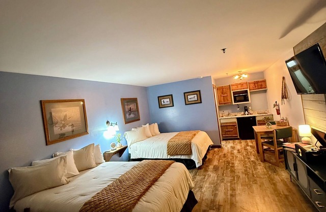 223 Closest accommodations to Silver Dollar City! With Free Shuttle!