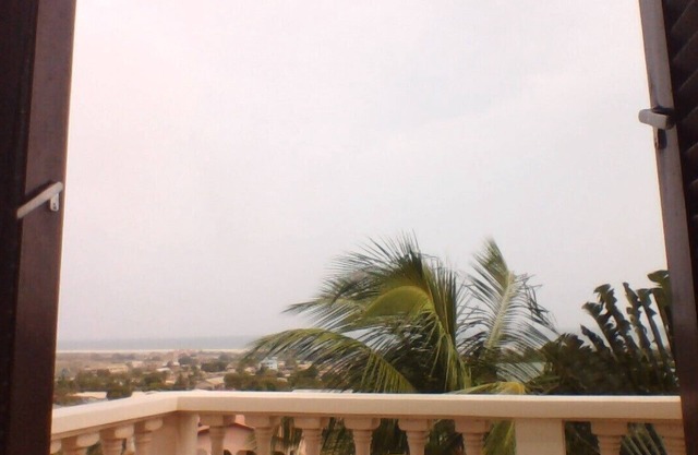 23 - STYLISH HOME WITH POOL