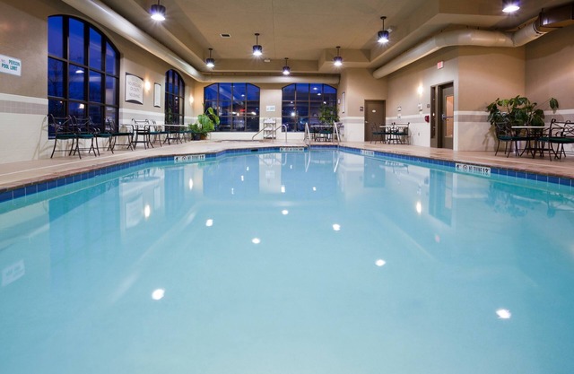 24 Hour Business Center + Indoor Pool + Hot Tub | Close to the Airport!