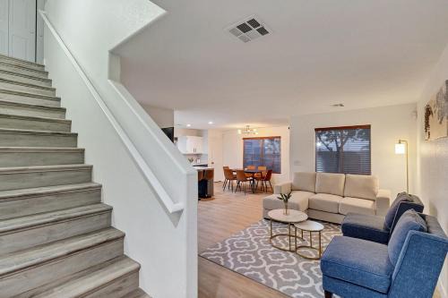 24hr Host - New Renovated House Near Airport U025