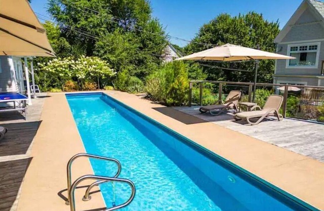 2500' | Front HBR | Lap Pool | DT 5 Min Walk | 3BD