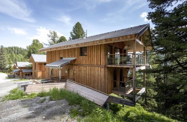 #26 mit IR-Sauna und Sprudelbad innen by Interhome