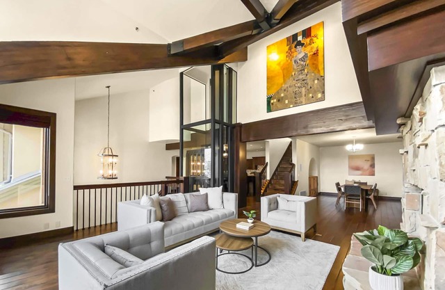 2744 The Cove! Modern Luxury w/Elevator, Hot Tub, Pool, AC, Shuttle to Slopes!