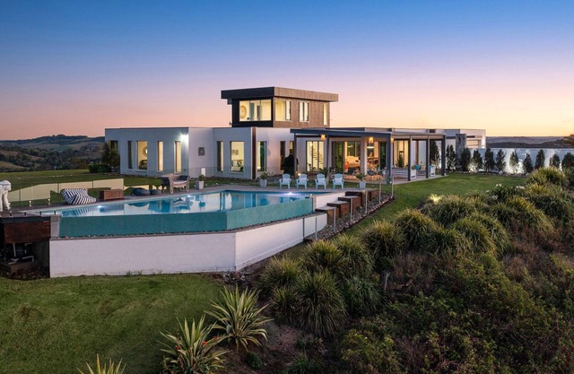29 Browns Crescent - amazing property with spectacular views