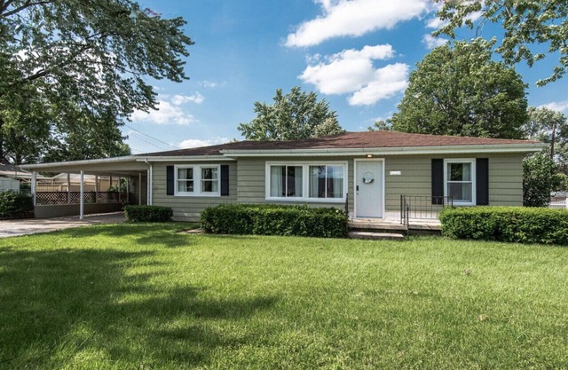 2BD/1BA KING Bed, Pets OK, Big Yard, AC, Renovated