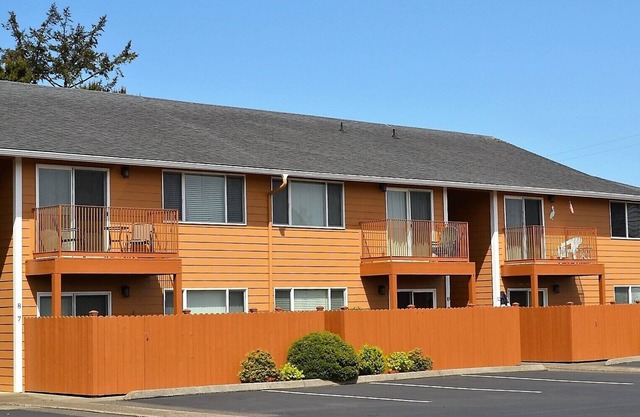 2Bd/1Ba Newly Remodeled Condo 2 blocks to Beach/Convention Ctr/Downtown