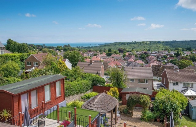2BD Holiday Home Stunning views of the Sea and Gower