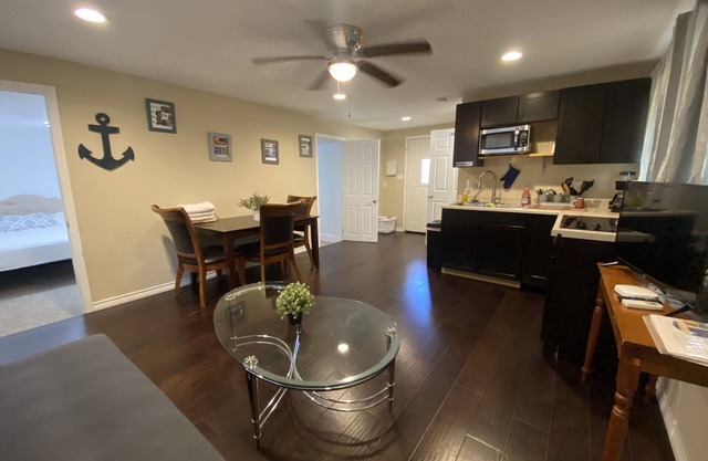 2BD Mini Apartment 4 guests Safe Great location