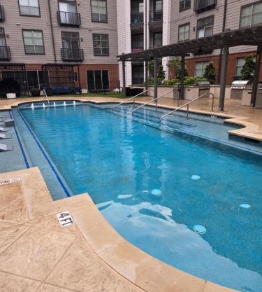 2bdrm/2 King beds/1Air mattress