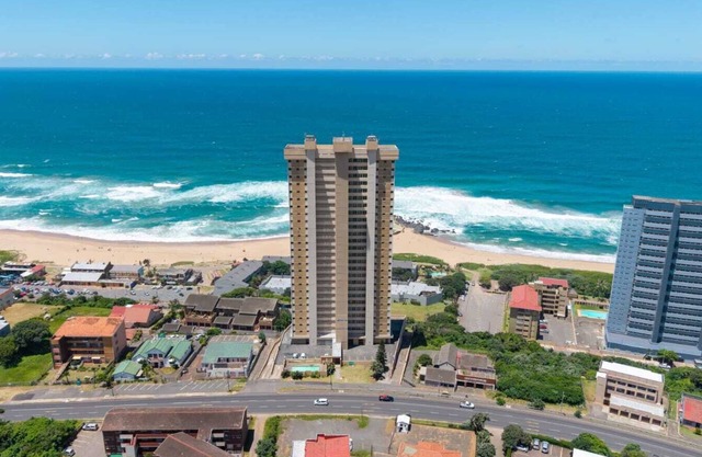 2BEDRM AWARD WINNING 4 SLEEPER SEAFACING APARTMENT 1703 ON HIGH TIDE AMANZIMTOTI