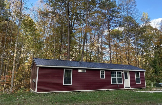 2Bedroom, 1.5Bath Cottage at Beautiful Wood Creek Lake, Near Wood creek Marina.