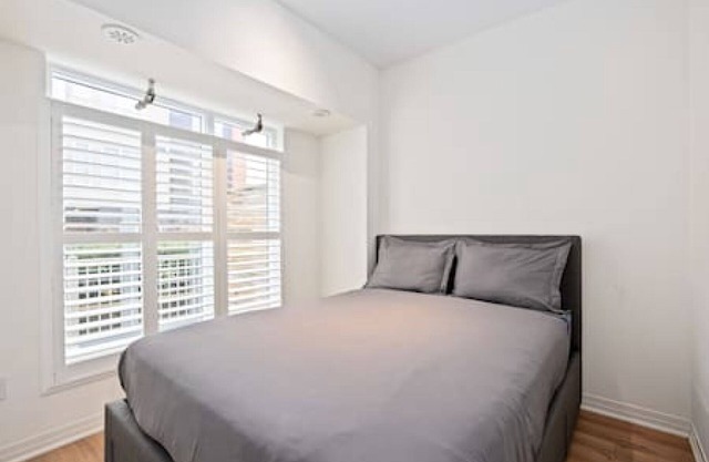 2BR 2WR Scarborough Townhouse