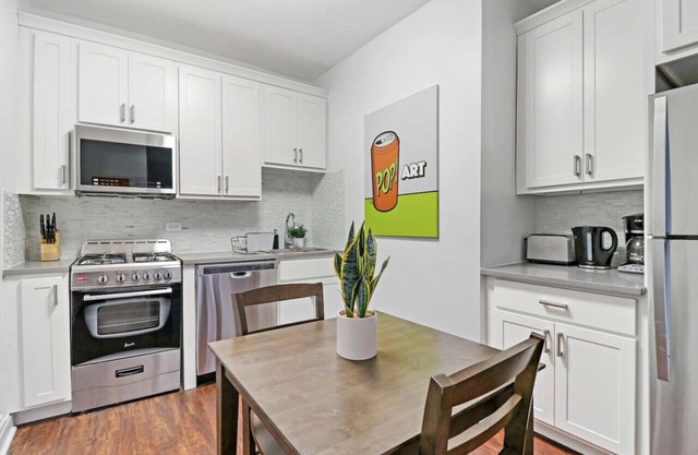 2BR Apartment in Great Spot with Fast Wi-Fi