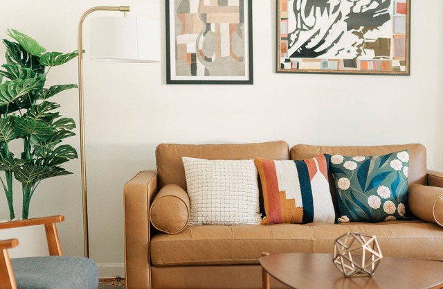 2BR Boho Vintage Gem Close Hospitals & Downtown