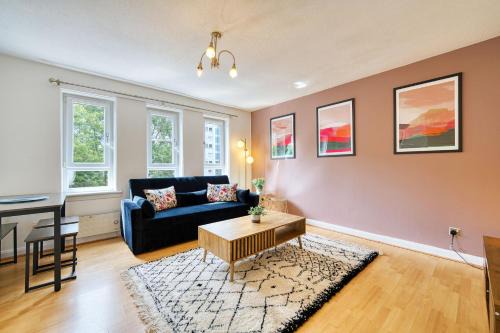 2BR City Flat Walk to Buchanan Hydro with Parking