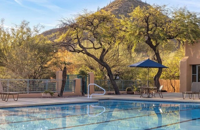 2br Condo Golf in Sonoran Foothills & Swimming!