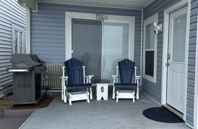 2BR Cozy Lakefront - Your Lakeside Getaway!