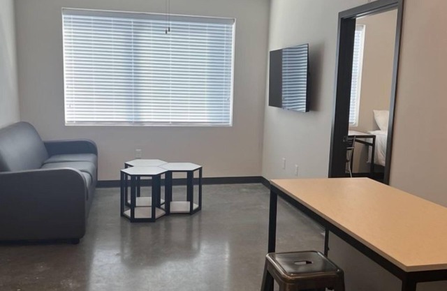 2BR Cozy Retreat in the Heart of Lincoln