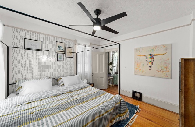 2BR in the Heart of Little Italy