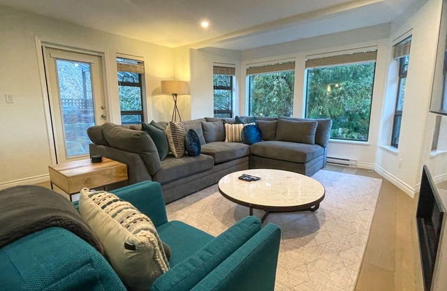 2BR + Loft | King Bed w/Ensuite & Walk-in Closet | Communal Hot Tub & Sauna | Private Balcony