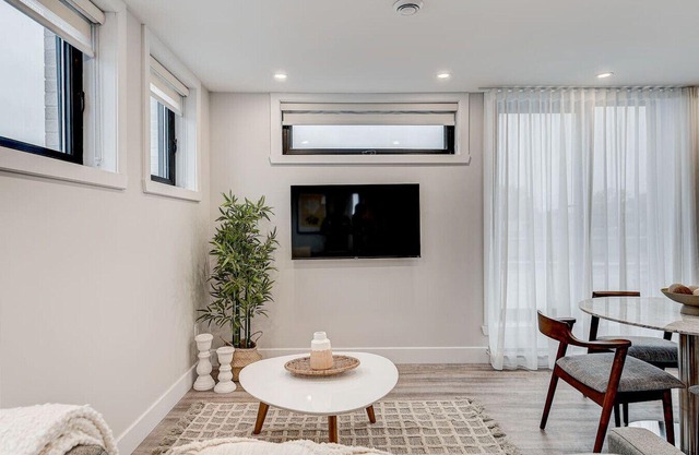 2BR LOFT with private terrace- Plaza St-Hubert