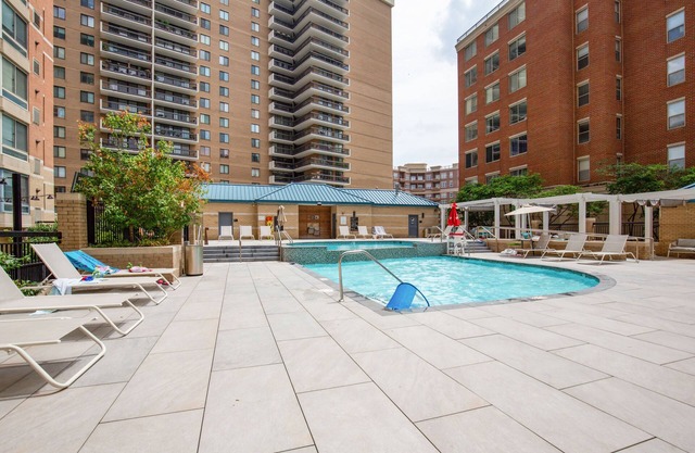2BR Luxury City Suite With Gym & Pool