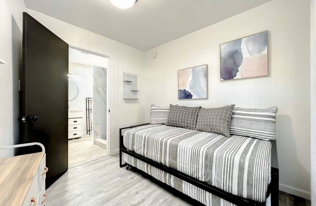 2BR Orlando Retreat Pets + Wi-Fi Near Disney