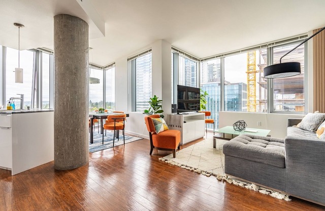 2BR | Rooftop, Pool & Gym | Bellevue | Sophari A