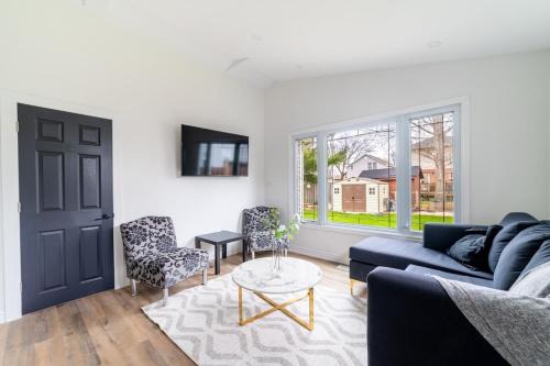 2br - Spacious Yard - Canal Bridge, Falls Nearby!