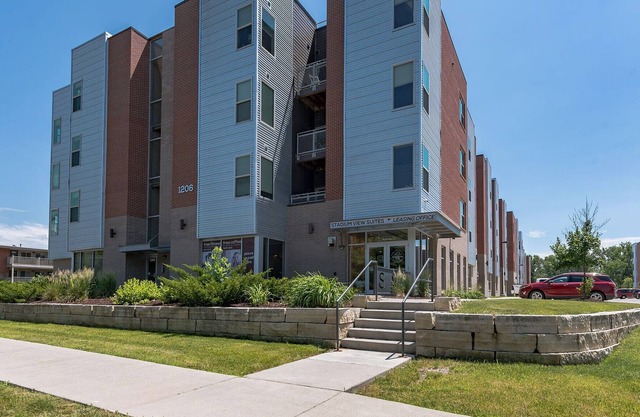 2BR Suite Near Jack Trice Stadium