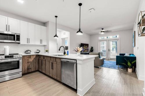 2BR Sunspot Poolside Living in Apollo Beach