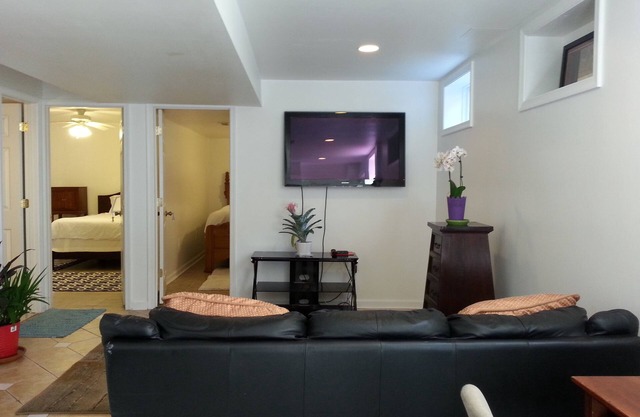 2BR Unit Walking to Georgetown Univercity DC MedStar Safe Super price