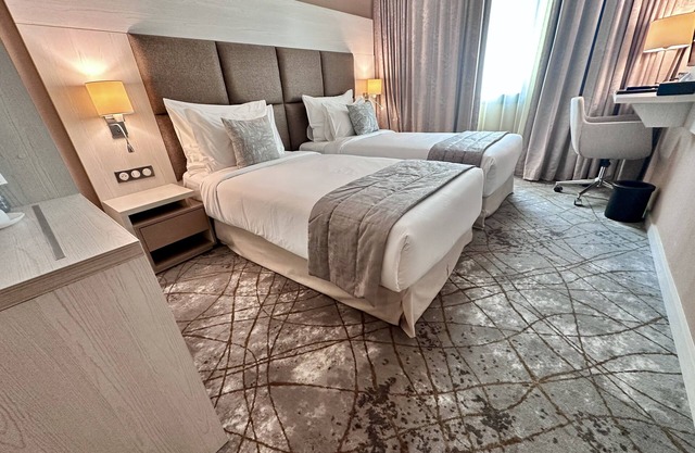 2H Hotel