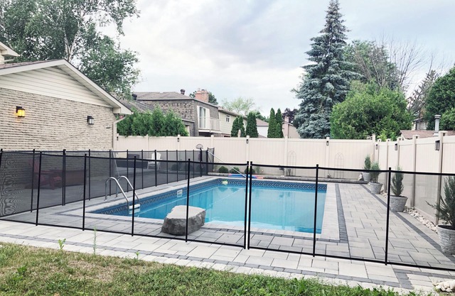 2nd flr. 2 Bed/Bath Garage Apt. Pool, BBQ. Close to Malls. 25 minutes to Toronto