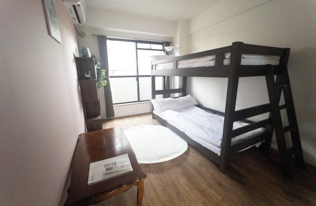 2ppl/34room/1h by train to DisneyLand/Free WiFi12