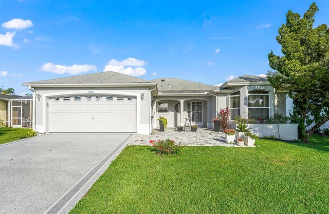3/2 Designer in the Village of Del Mar near the Spanish Springs Towne Square