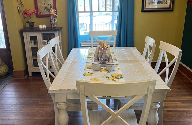 3 BD 2 BA house in Clear Lake near Lake, Surf, and Downtown