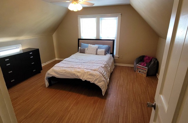 3 bed 1 bath close to all the things