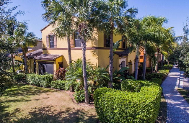 3 Bed/2.5 Bath Waterfront Escondido in PASEO!
